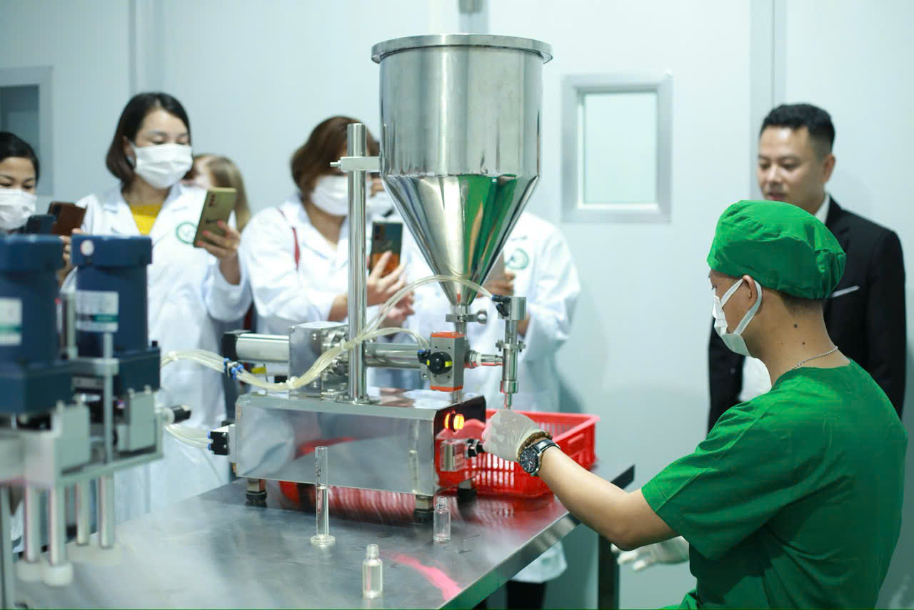 Nhà máy gia công mỹ phẩm trọn gói