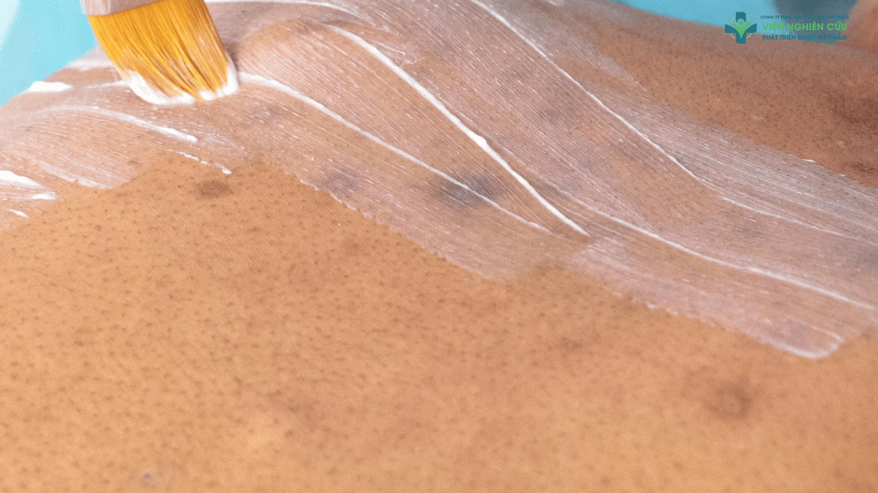 Quy trình chăm sóc da mụn lưng kết hợp thuốc trị mụn