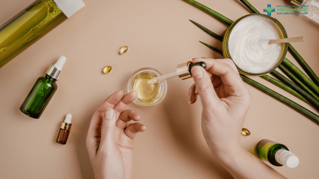 Những thành phần hiệu quả bạn nên tìm khi chọn serum trị mụn đầu đen