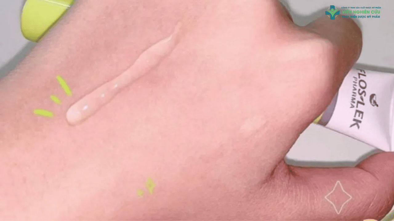 Thành phần nổi bật trong chấm mụn Floslek