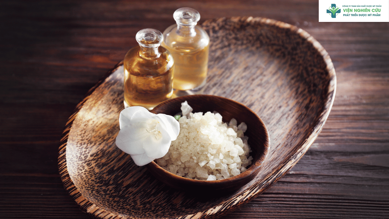 Muối thảo dược massage